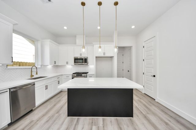 7012 & 7014 Saint Augustine Street, Houston, TX 77021