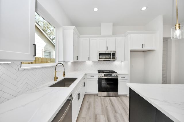 7012 & 7014 Saint Augustine Street, Houston, TX 77021