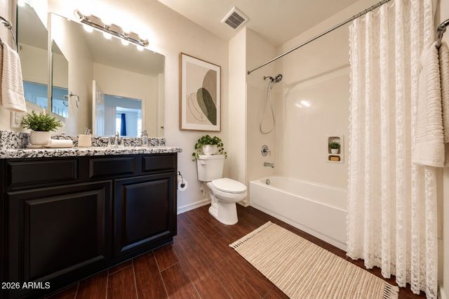33575 N DOVE LAKES Drive 2033, Cave Creek, AZ 85331