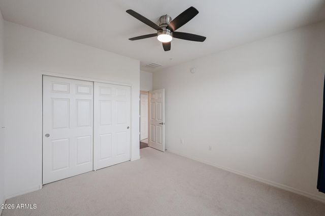 33575 N DOVE LAKES Drive 2033, Cave Creek, AZ 85331