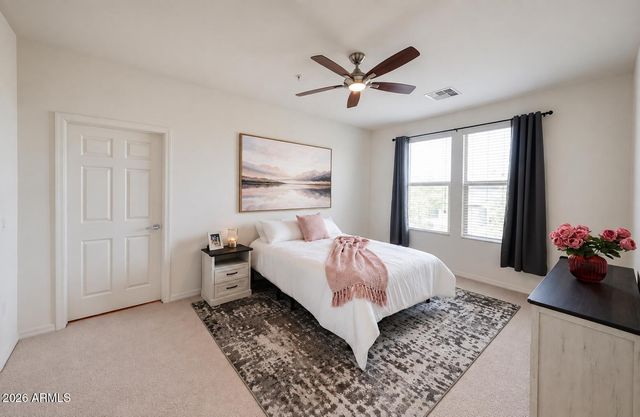 33575 N DOVE LAKES Drive 2033, Cave Creek, AZ 85331