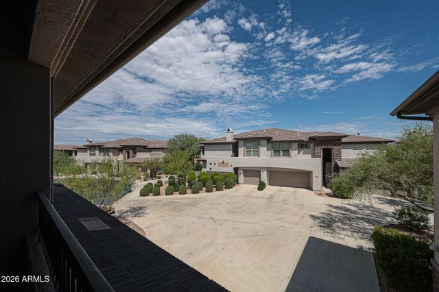 33575 N DOVE LAKES Drive 2033, Cave Creek, AZ 85331
