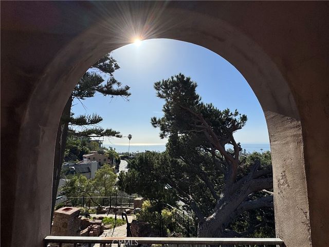 573 Temple Hills Drive, Laguna Beach, CA 92651