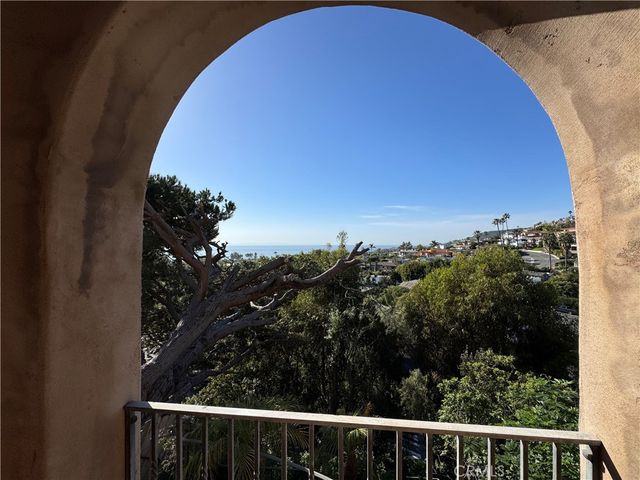 573 Temple Hills Drive, Laguna Beach, CA 92651