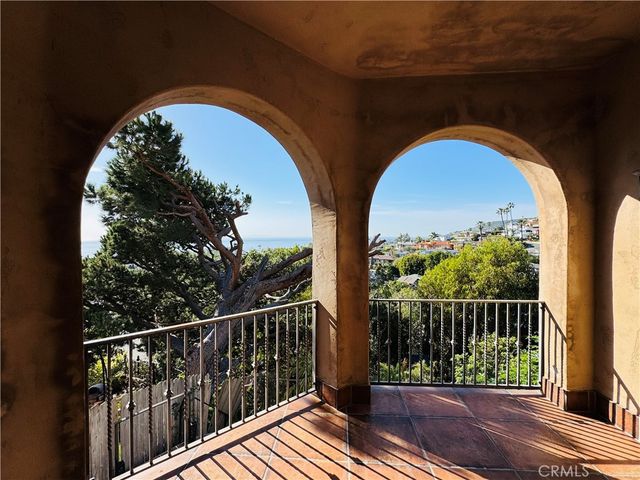 573 Temple Hills Drive, Laguna Beach, CA 92651