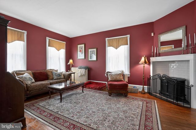 704 MAIN ST, Riverton, NJ 08077