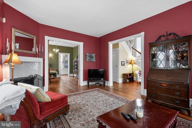 704 MAIN ST, Riverton, NJ 08077