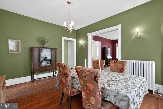 704 MAIN ST, Riverton, NJ 08077