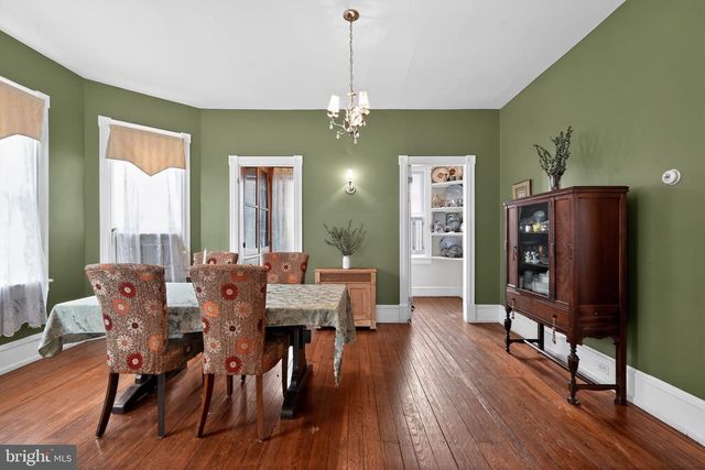 704 MAIN ST, Riverton, NJ 08077