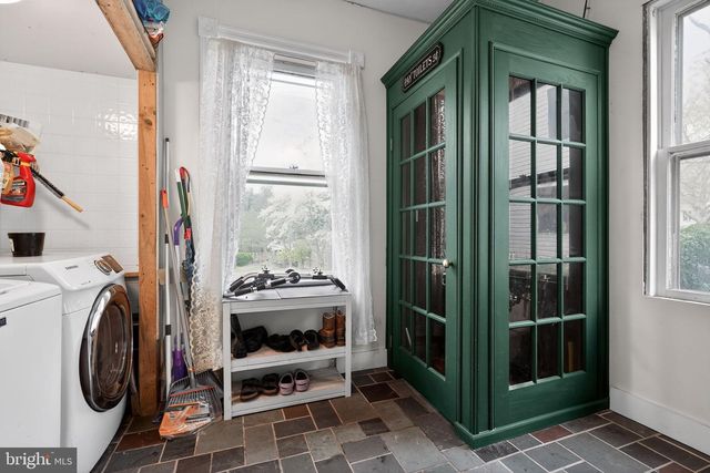 704 MAIN ST, Riverton, NJ 08077