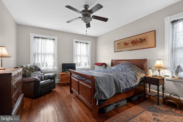 704 MAIN ST, Riverton, NJ 08077