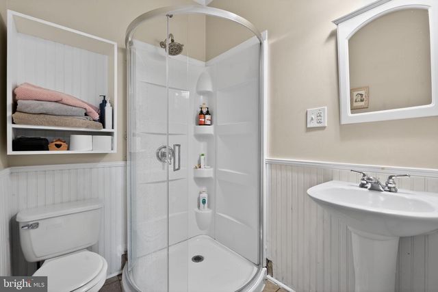 704 MAIN ST, Riverton, NJ 08077