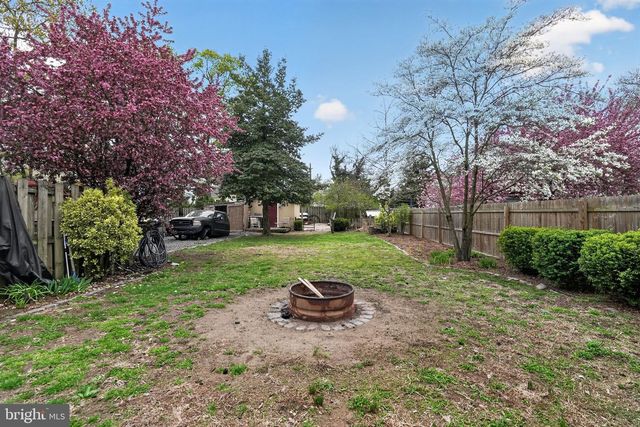 704 MAIN ST, Riverton, NJ 08077