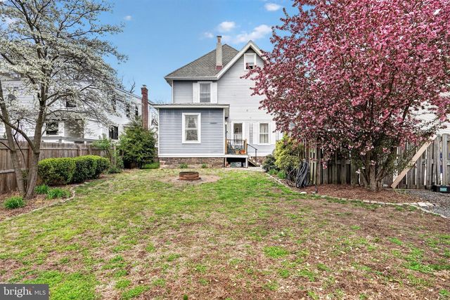 704 MAIN ST, Riverton, NJ 08077