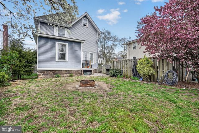 704 MAIN ST, Riverton, NJ 08077