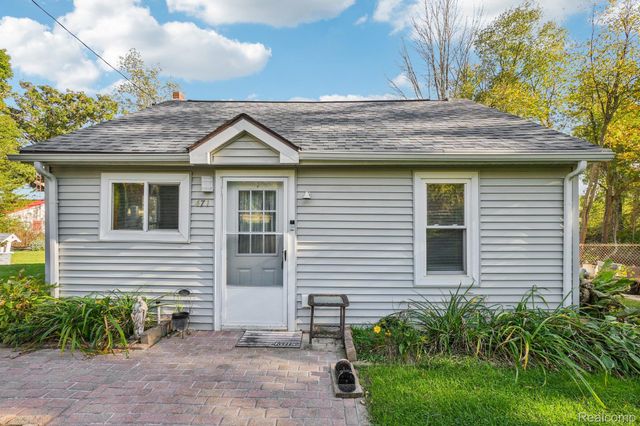 471 Lou Alice Drive, Columbiaville Village, MI 48421