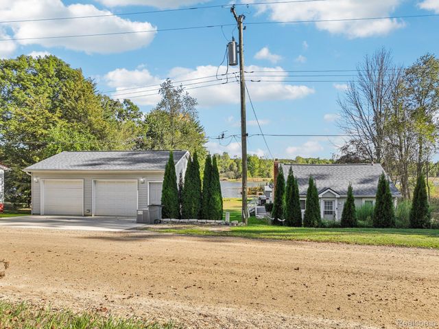 471 Lou Alice Drive, Columbiaville Village, MI 48421