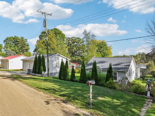 471 Lou Alice Drive, Columbiaville Village, MI 48421