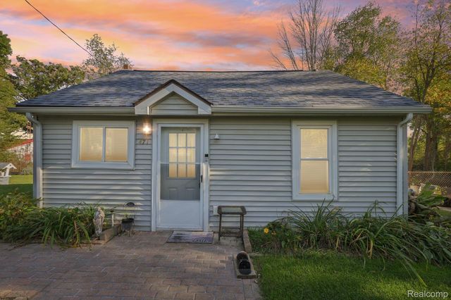 471 Lou Alice Drive, Columbiaville Village, MI 48421