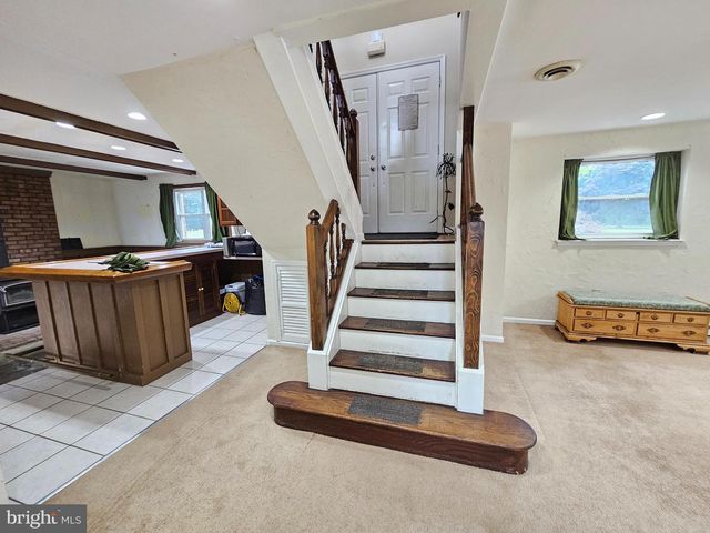 36 HUNTER LIGGETT DR, Shoemakersville, PA 19555