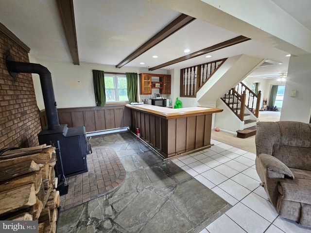 36 HUNTER LIGGETT DR, Shoemakersville, PA 19555