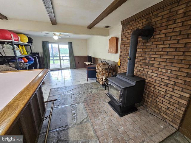 36 HUNTER LIGGETT DR, Shoemakersville, PA 19555