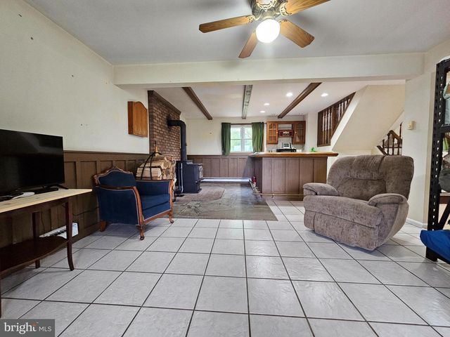 36 HUNTER LIGGETT DR, Shoemakersville, PA 19555