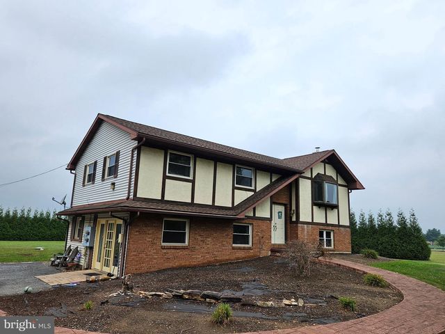 36 HUNTER LIGGETT DR, Shoemakersville, PA 19555
