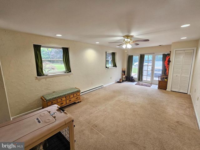 36 HUNTER LIGGETT DR, Shoemakersville, PA 19555
