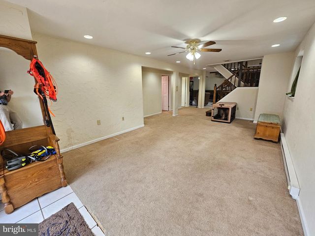 36 HUNTER LIGGETT DR, Shoemakersville, PA 19555