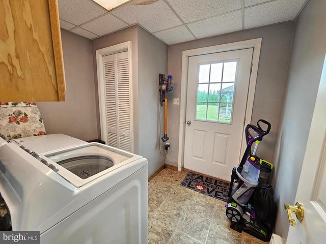 36 HUNTER LIGGETT DR, Shoemakersville, PA 19555