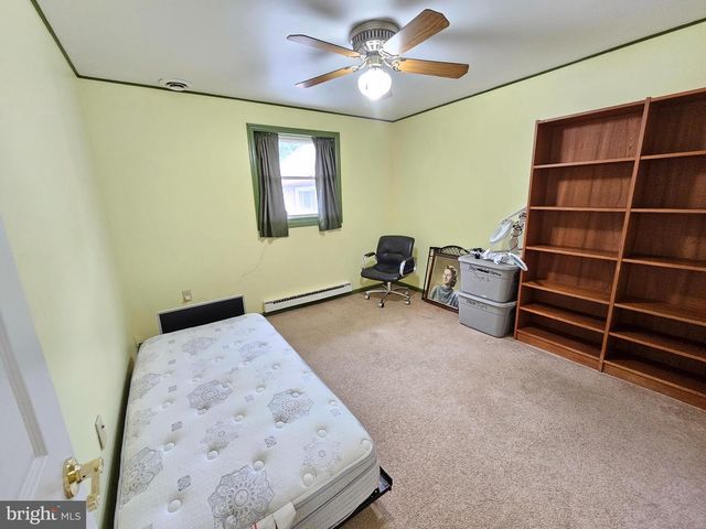 36 HUNTER LIGGETT DR, Shoemakersville, PA 19555