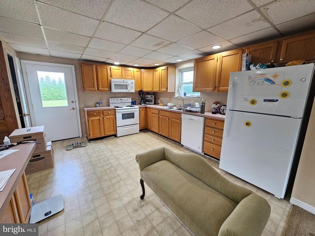 36 HUNTER LIGGETT DR, Shoemakersville, PA 19555