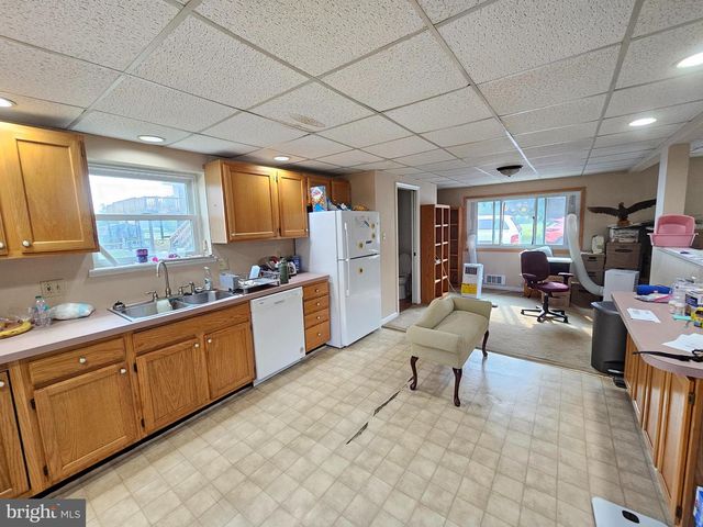 36 HUNTER LIGGETT DR, Shoemakersville, PA 19555