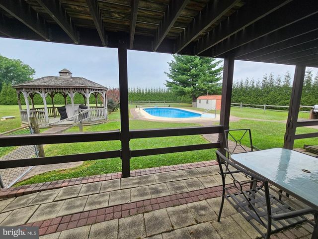 36 HUNTER LIGGETT DR, Shoemakersville, PA 19555