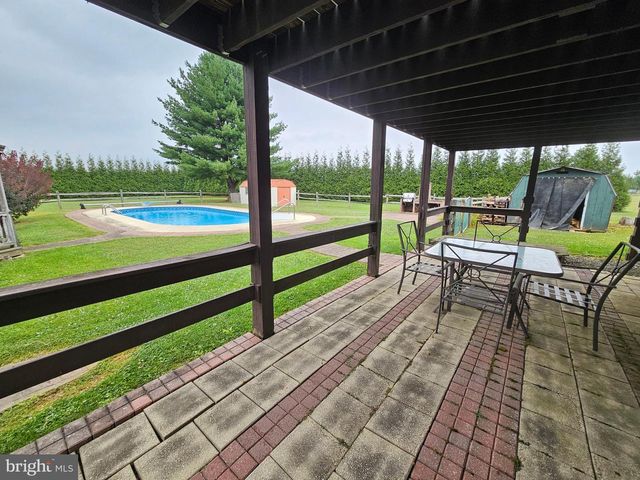 36 HUNTER LIGGETT DR, Shoemakersville, PA 19555
