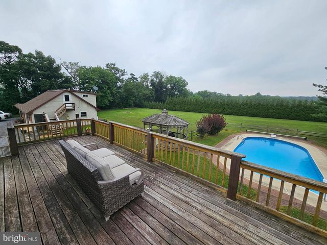 36 HUNTER LIGGETT DR, Shoemakersville, PA 19555