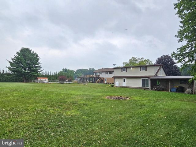 36 HUNTER LIGGETT DR, Shoemakersville, PA 19555