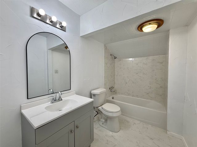 813 Via Balboa, Mesquite, TX 75150