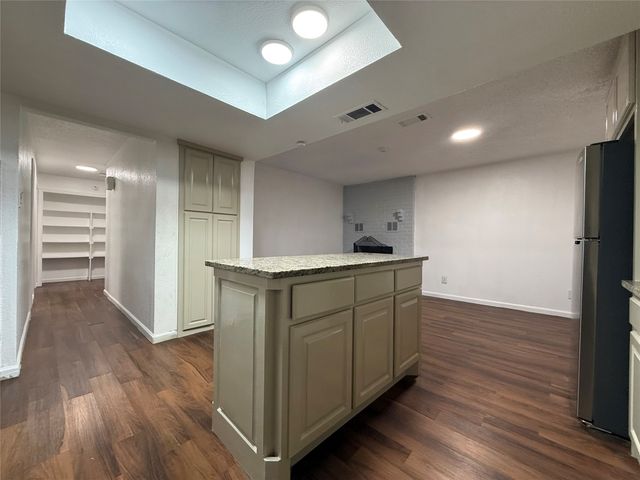 813 Via Balboa, Mesquite, TX 75150