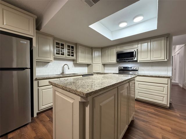 813 Via Balboa, Mesquite, TX 75150