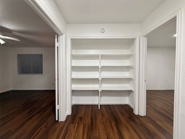 813 Via Balboa, Mesquite, TX 75150