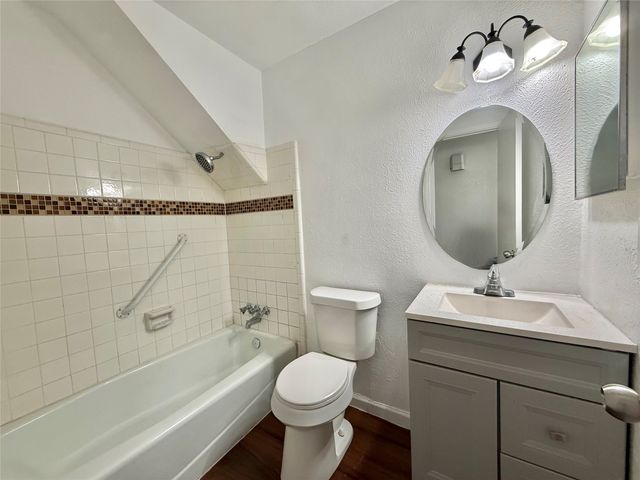 813 Via Balboa, Mesquite, TX 75150