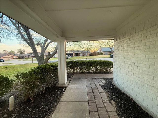 813 Via Balboa, Mesquite, TX 75150