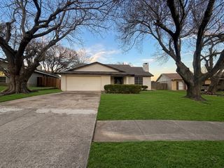 813 Via Balboa, Mesquite, TX 75150