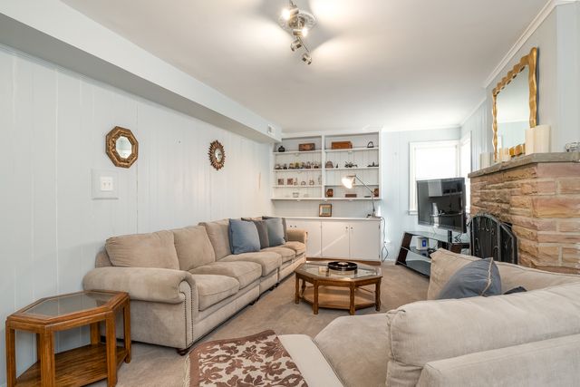 8953 Central Park Avenue, Evanston, IL 60203