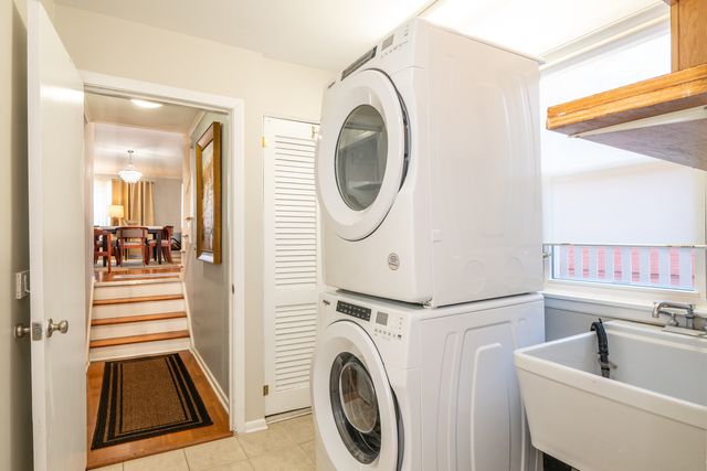 8953 Central Park Avenue, Evanston, IL 60203