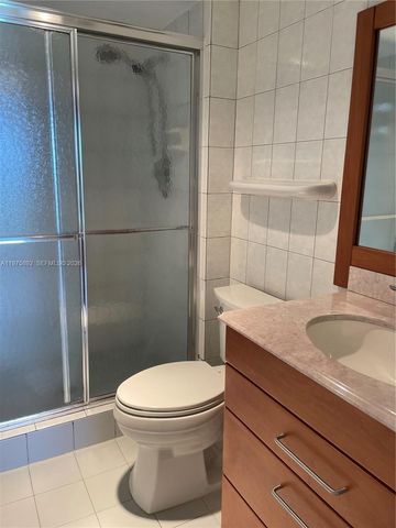 100 Bayview Dr 1106, Sunny Isles Beach, FL 33160