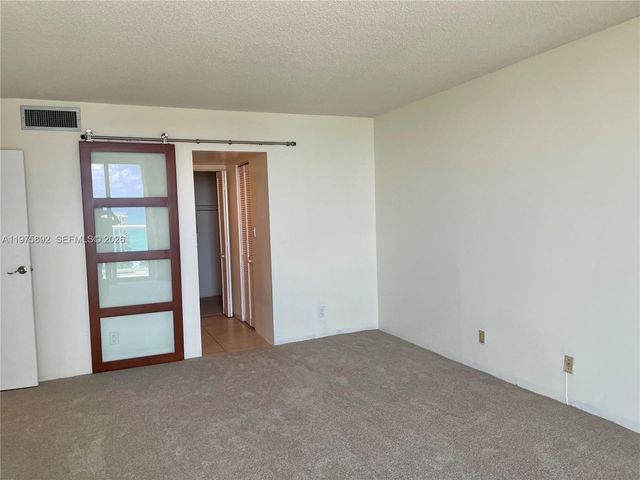 100 Bayview Dr 1106, Sunny Isles Beach, FL 33160