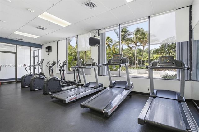 100 Bayview Dr 1106, Sunny Isles Beach, FL 33160